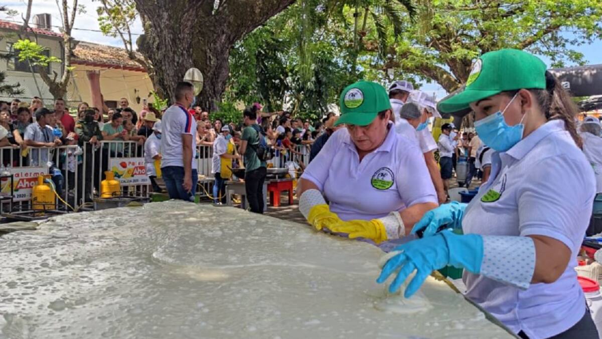 En Yaguará se hizo el quesillo más grande de Colombia