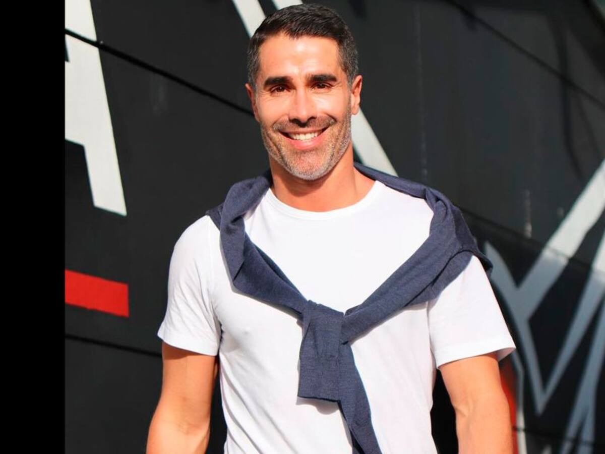 “Uno se ve muy feo a su lado”: Juan P. Ángel enamoró con fotos en la playa
