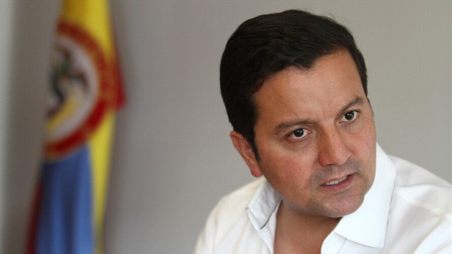 El ministro David Luna radicará hoy el Proyecto de Ley de Regulador Convergente en la Cámara de representantes. Foto: Colprensa