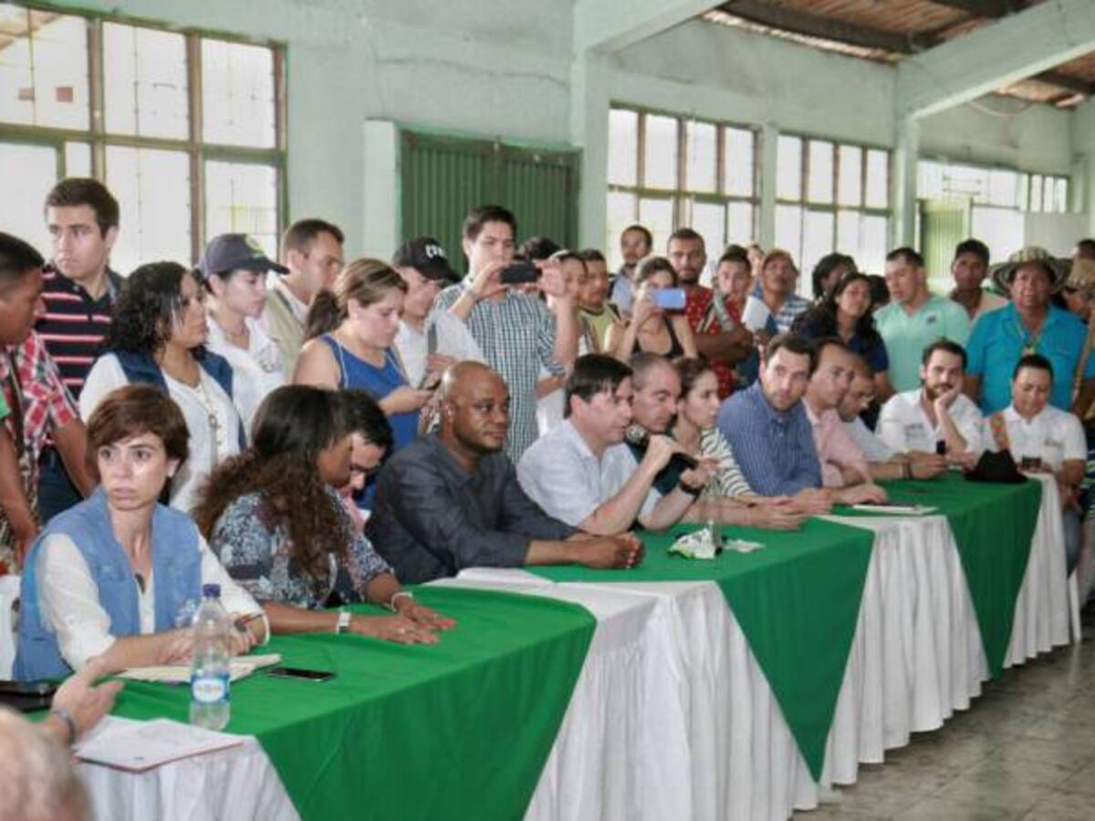 Gobierno logra acuerdos con cumbre agraria para levantar el paro