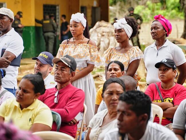 Gobernador Arana pacta compromisos con marchantes de los Montes de María