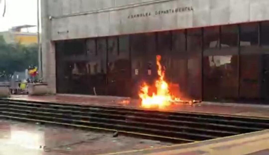 Cuarta noche de desórdenes en Risaralda