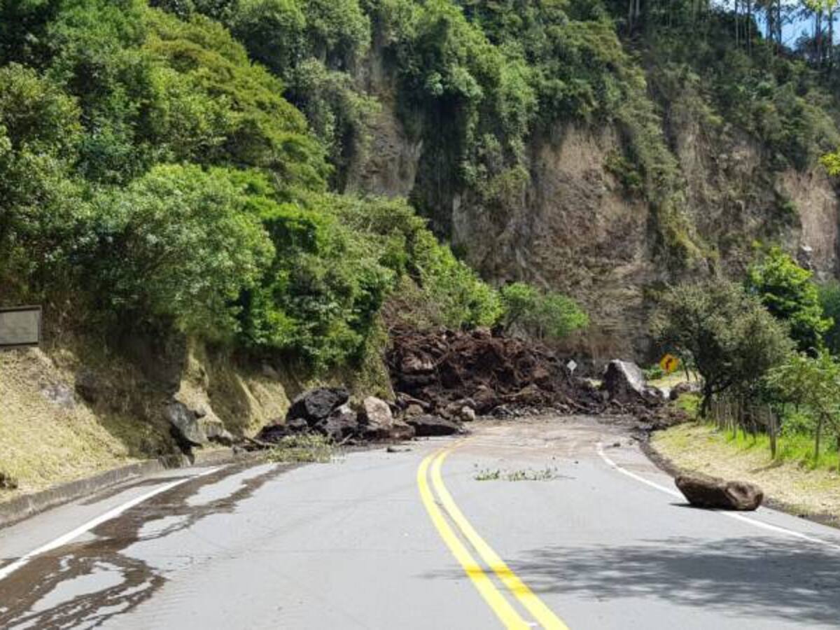 Cerrada circunvalar al Galeras por derrumbe