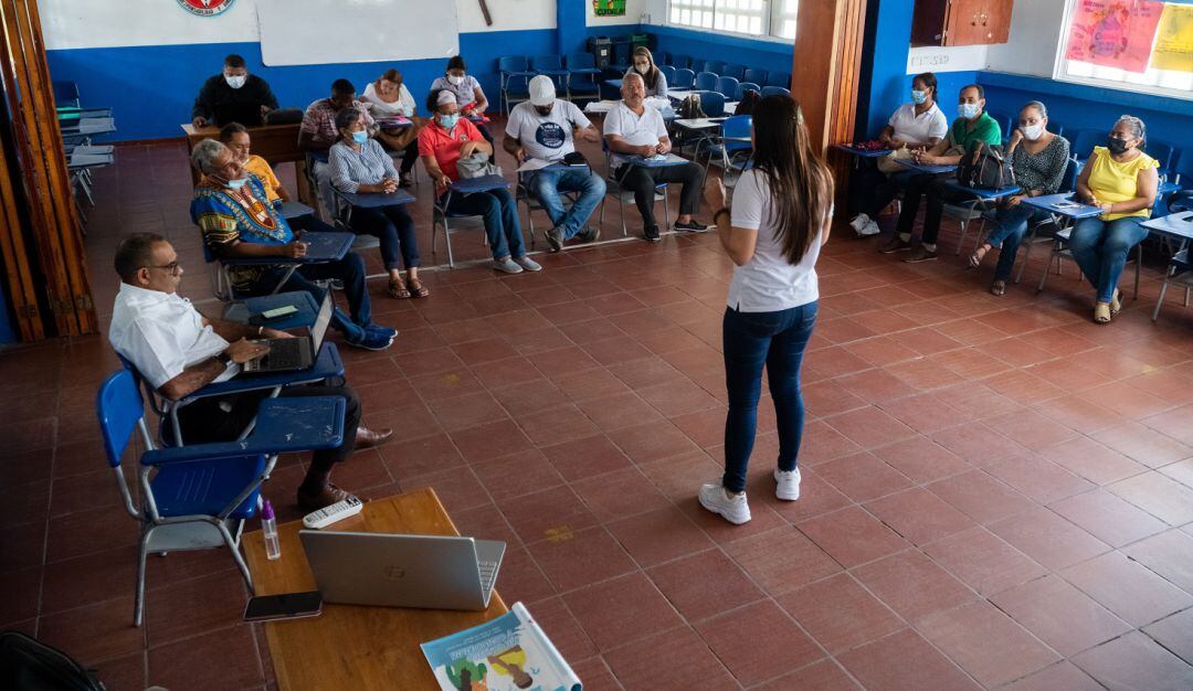 En las Aulas Contigo busca mejorar el desempeño de 9 instituciones públicas de la comuna 6 de la ciudad de Cartagena