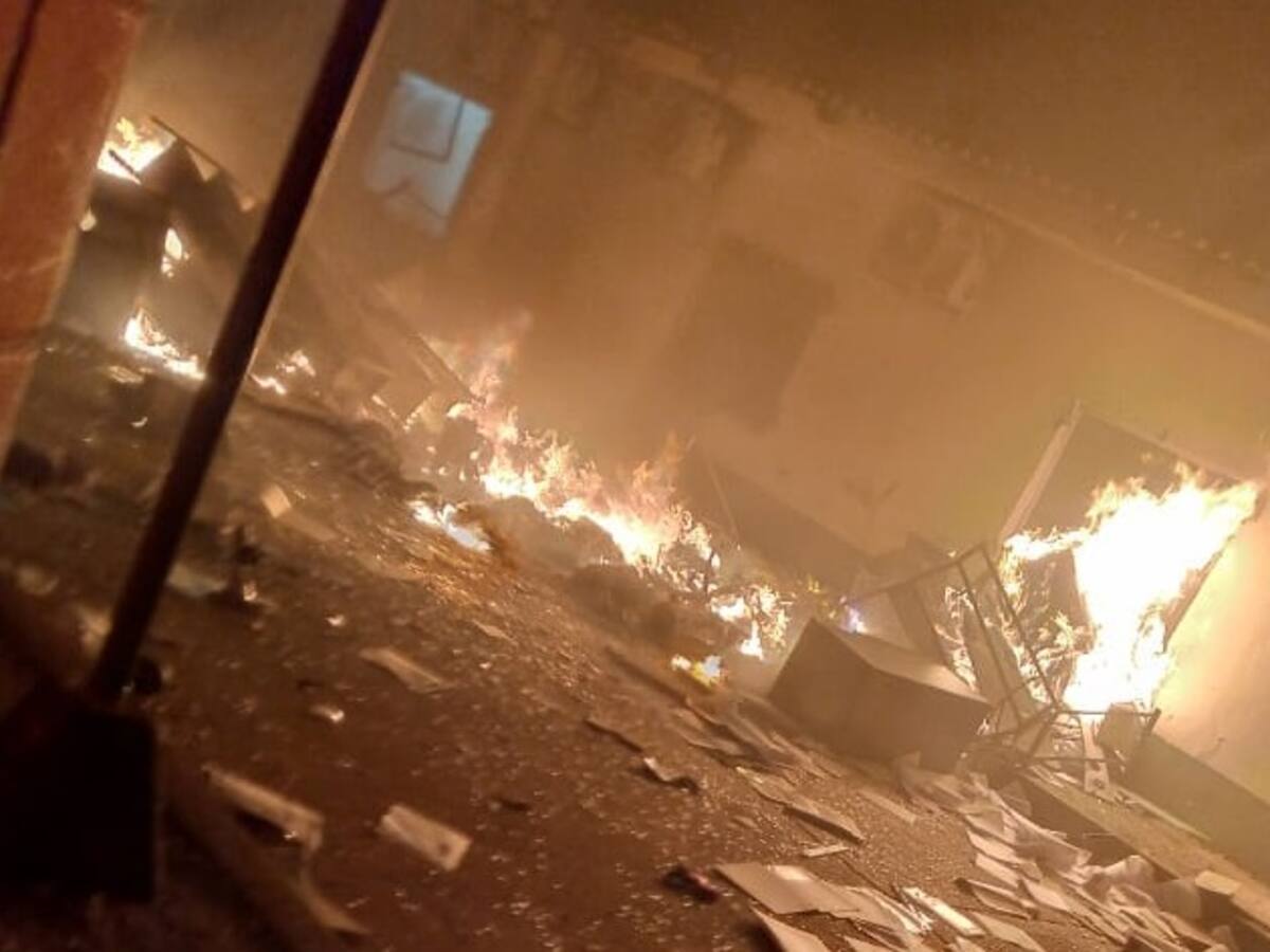 En medio de protestas, saquearon e incineraron la Alcaldía de San José de Uré, Córdoba