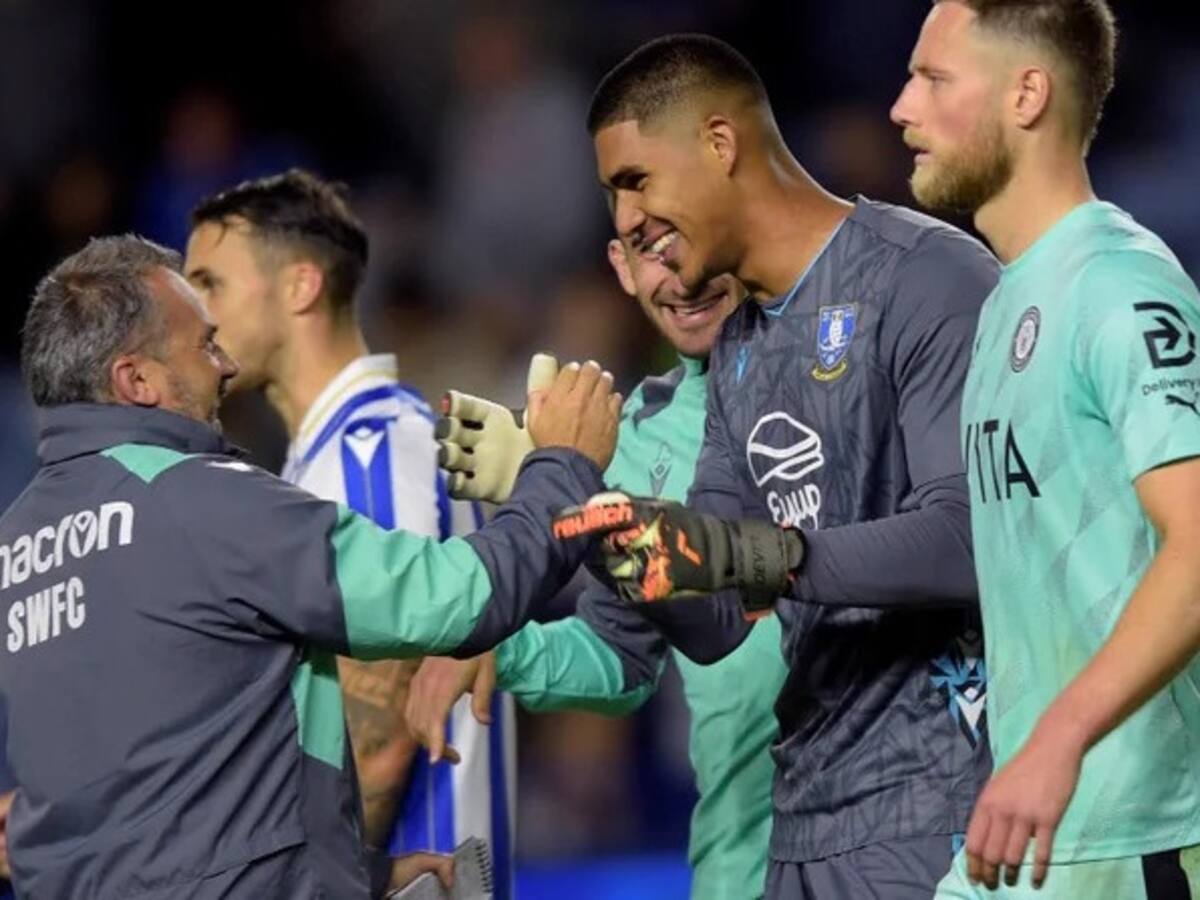Devis Vásquez brilla en su debut con el Sheffield tras atajar dos penales clave