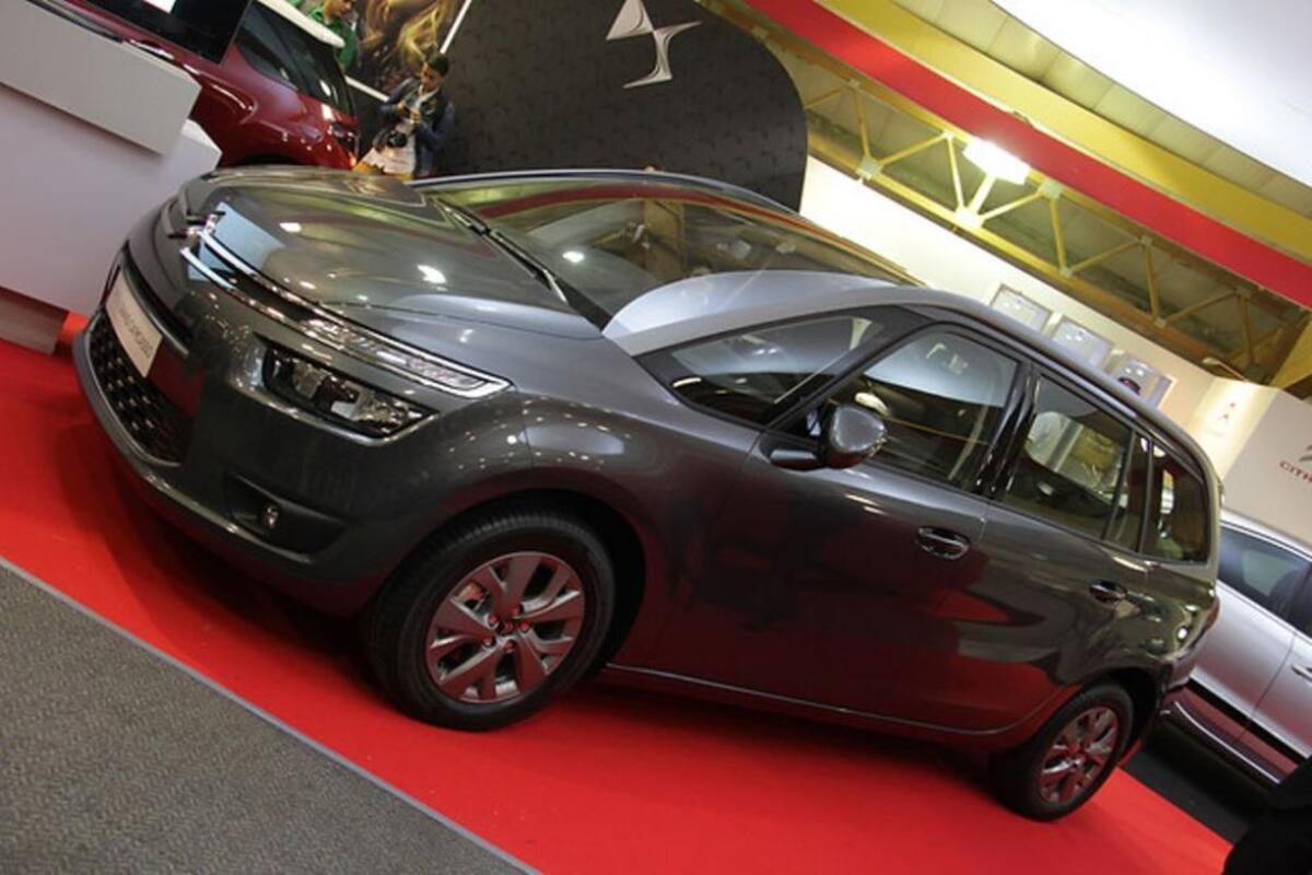 Los amantes de los automóviles se dan cita en Corferias donde se exhiben más de 1000 vehículos con  modelos recientes de las más reconocidas marcas de automóviles a nivel mundial.