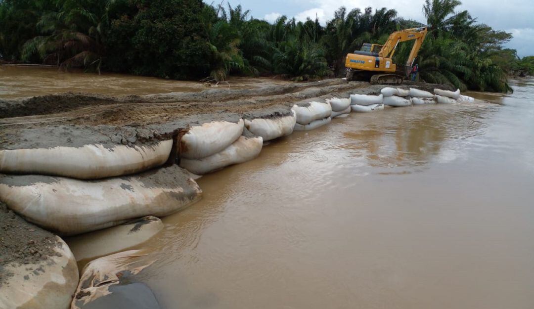 En esta obra se han logrado intervenir 50 metros aproximadamente. La meta del gobierno es terminar el cerramiento el 20 de noviembre