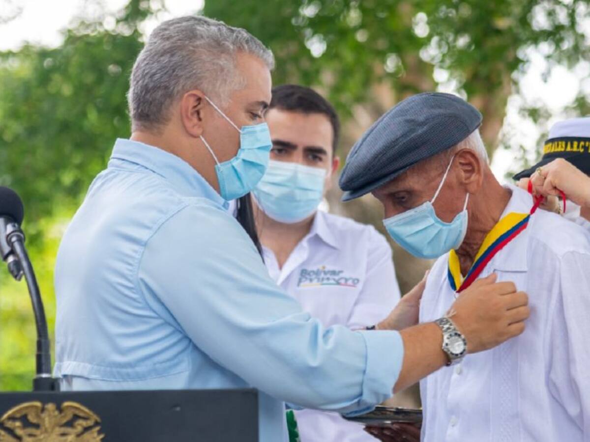 Adolfo Pacheco fue condecorado con la Gran Orden de MinCultura