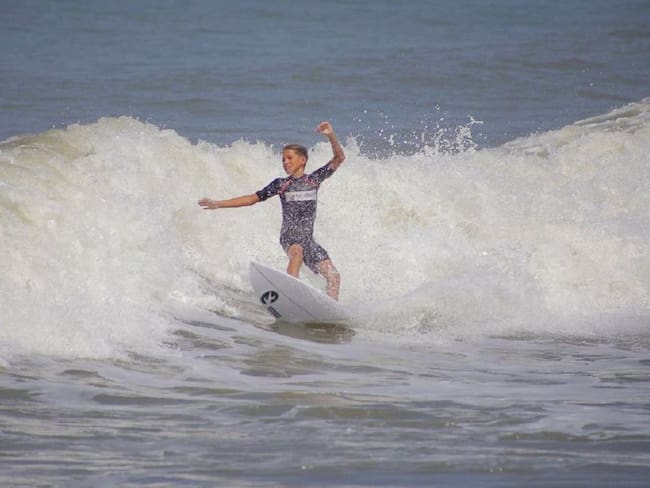 Inicia II Sudamericano de Surfing Infantil en playas de Cartagena