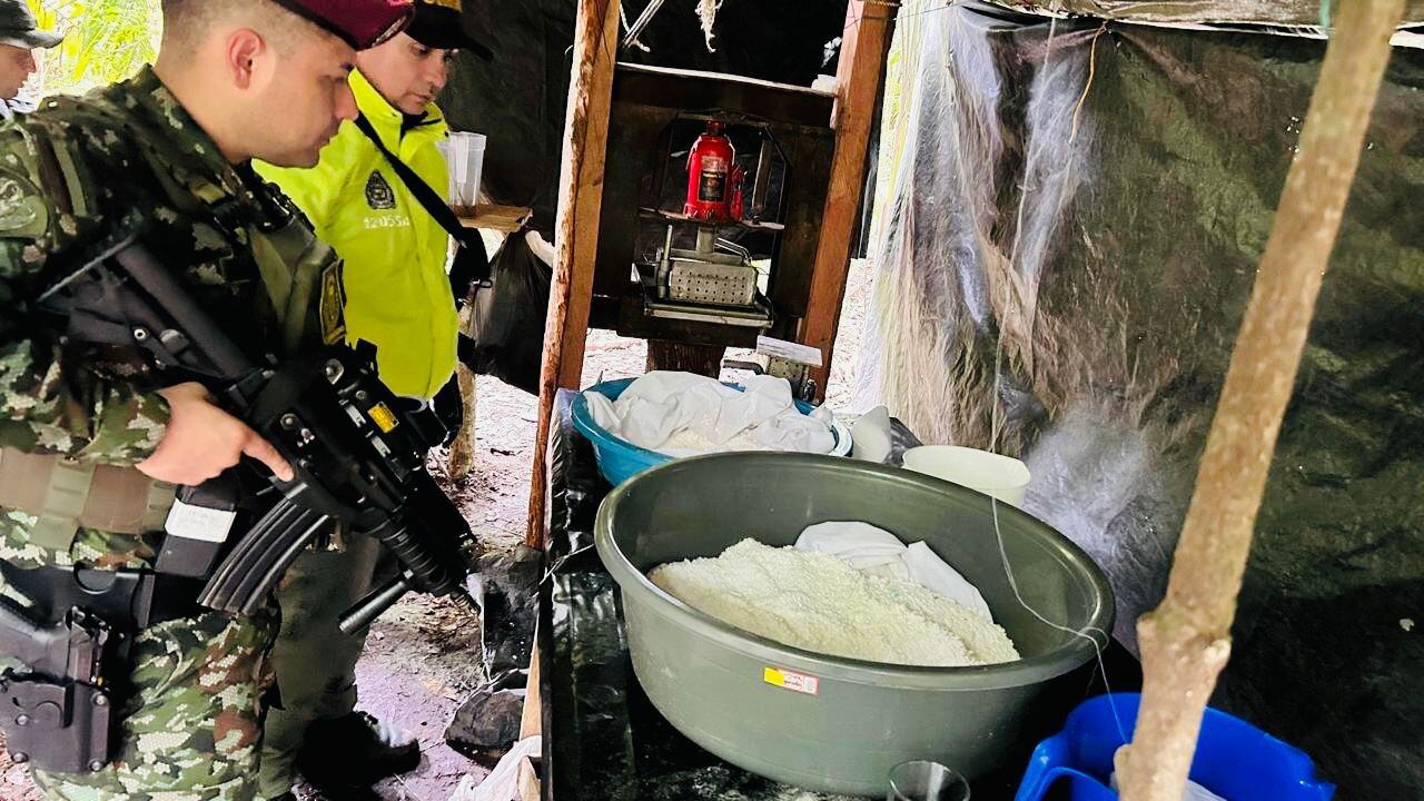 Destrucción laboratorio de cocaína en Meta.