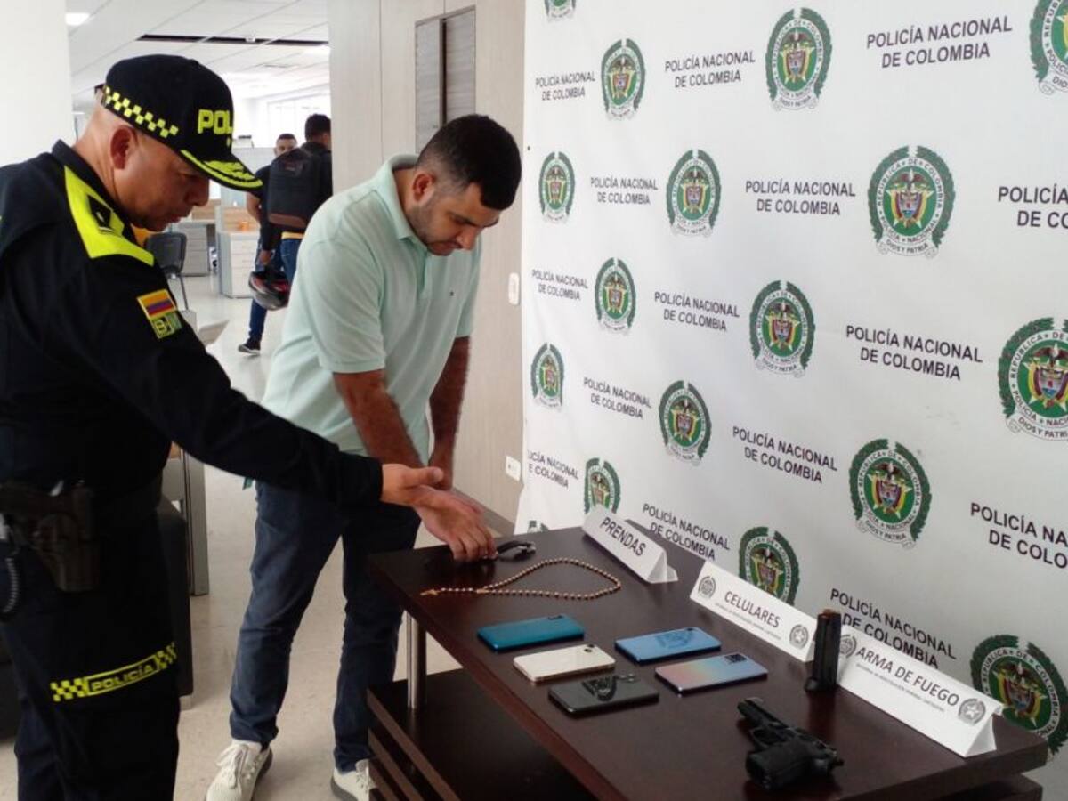 Por ubicación de celular recuperan elementos robados a Contralor Distrital
