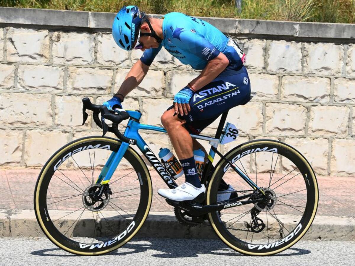 Miguel Ángel 'Superman' López sería baja en el Tour de Francia