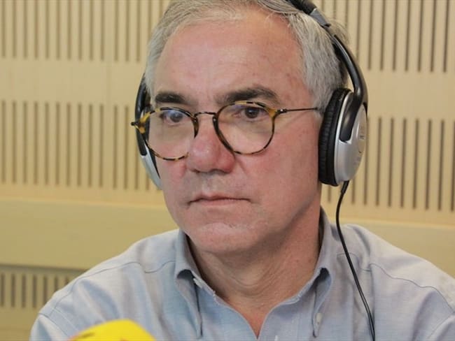 Exministro Diego Palacio es el nuevo director del Hospital San Carlos