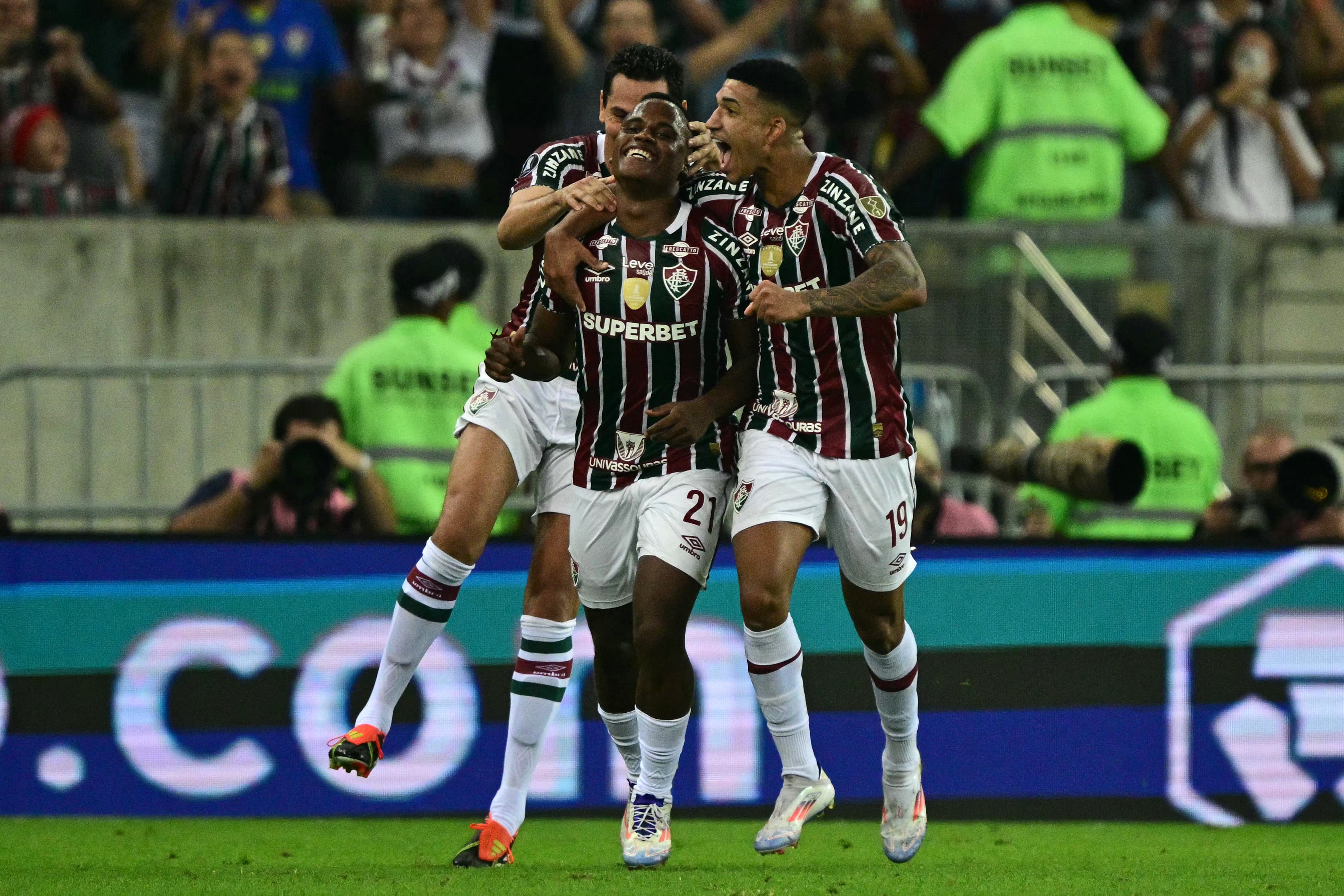 Jhon Arias festeja su gol ante Gremio en la Copa Libertadores