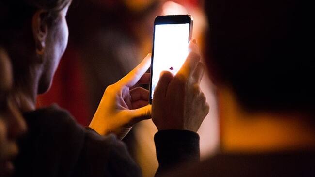 ¿Qué hacer cuando le molesta el brillo de su celular?. Foto: Getty Images