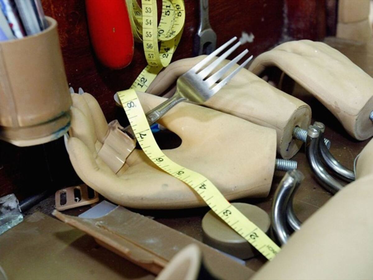 El ingeniero que crea prótesis 3D para un orfanato en Kenia, habla en La W