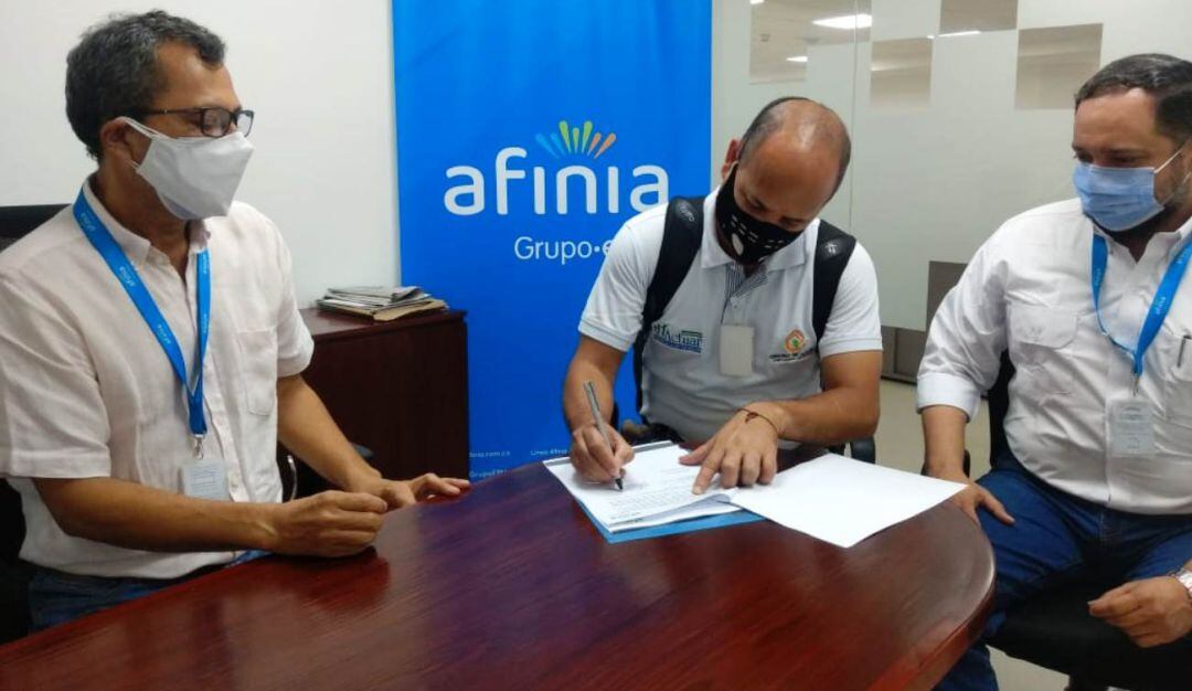 Con el propósito de dignificar la labor de los recicladores de oficio, Afinia firmó un convenio con el Centro de Acopio Cartagena Amigable
