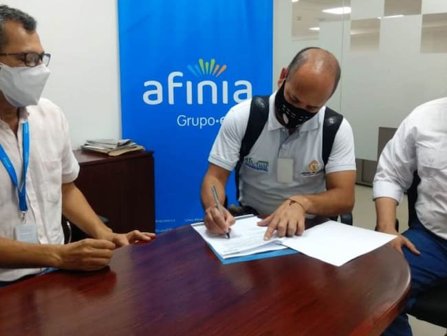 Con el propósito de dignificar la labor de los recicladores de oficio, Afinia firmó un convenio con el Centro de Acopio Cartagena Amigable