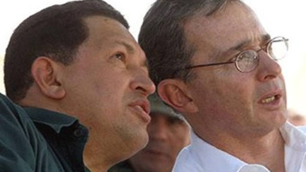 Presidente Chávez asegura que al expresidente Uribe no le faltó tiempo sino "cojones"