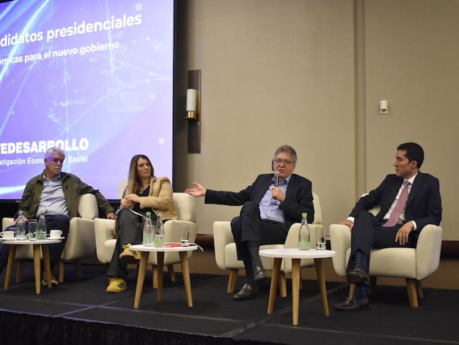 La advertencia de Fedesarrollo: Colombia va rumbo a una crisis fiscal si no hay reformas ya // Caracol Radio