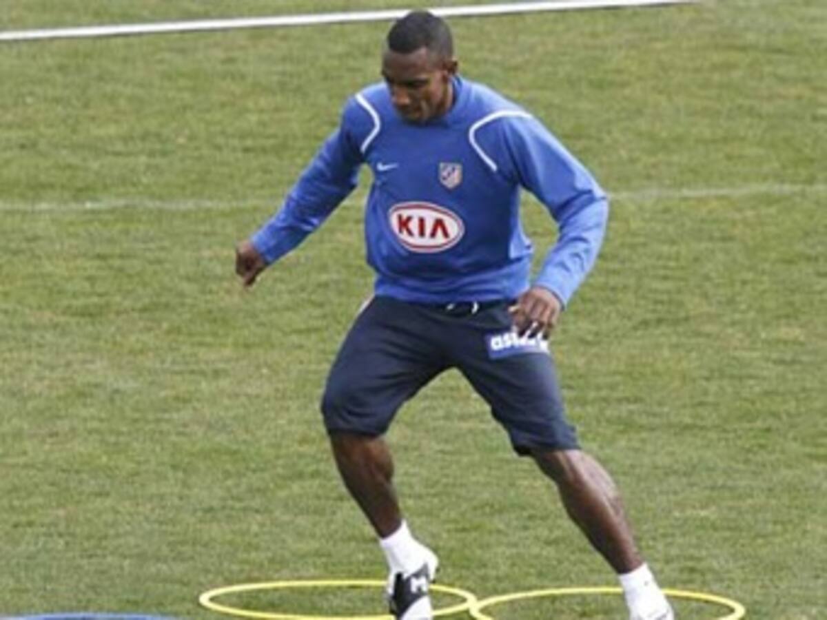 Amaranto Perea adelanta trabajo físico con Atlético de Madrid