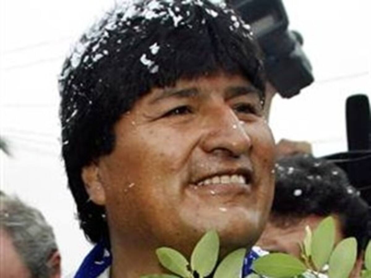Evo se queda solo contra el 'narco'