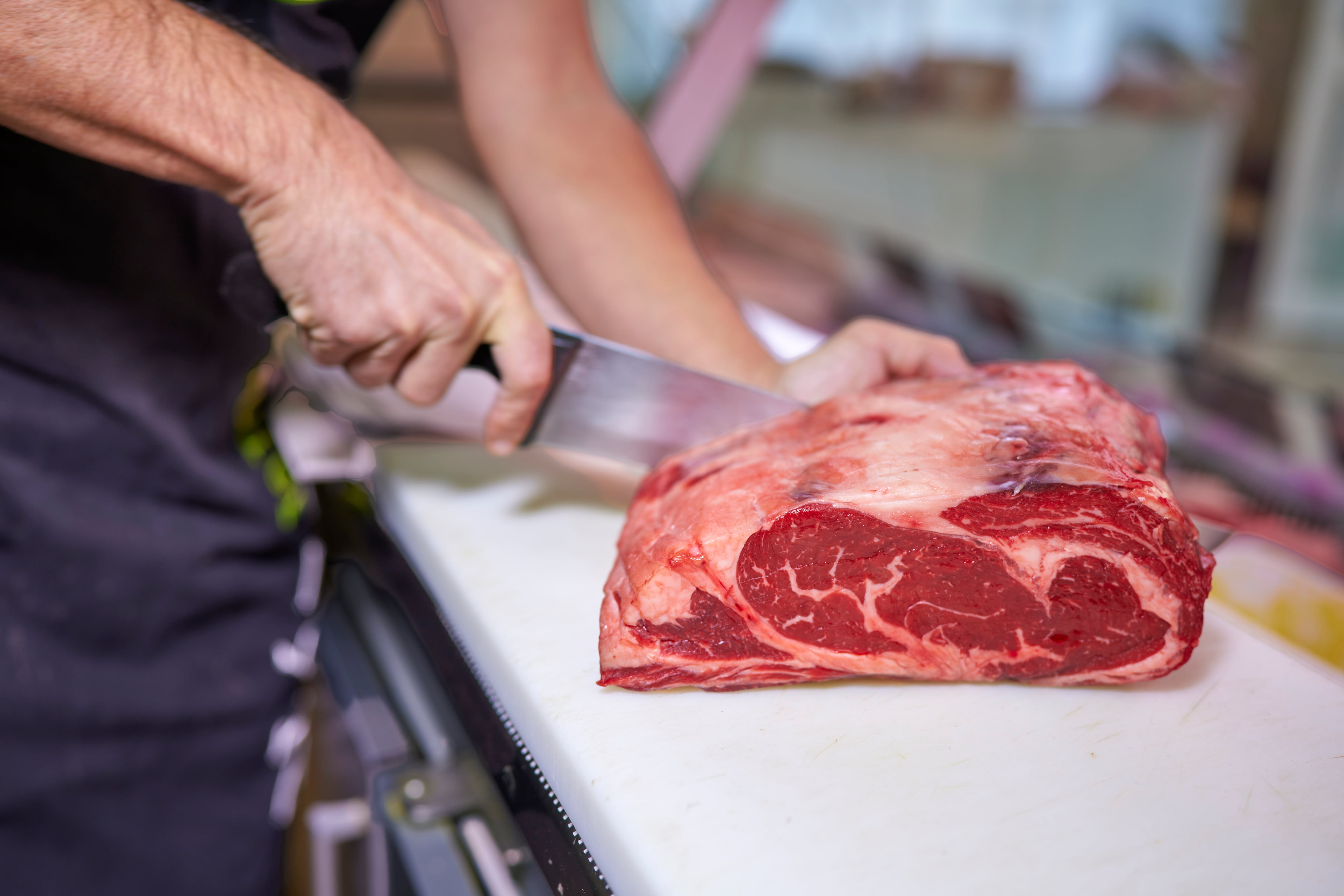 Cuchillo, carne, imagen de referencia (Getty Images).