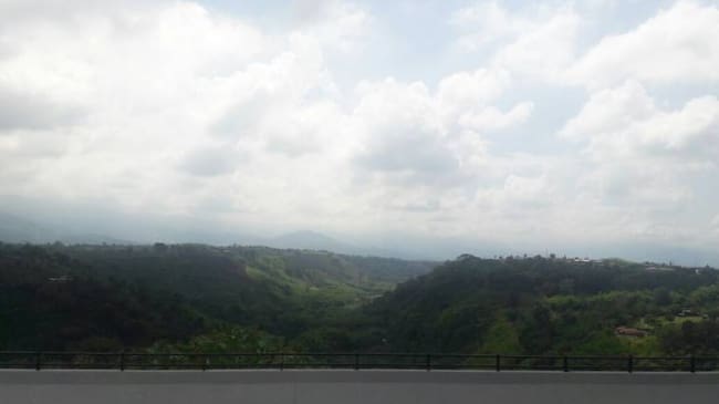 Desde las 5:20AM hasta las 9:00AM Toda la información local en Caracol Radio