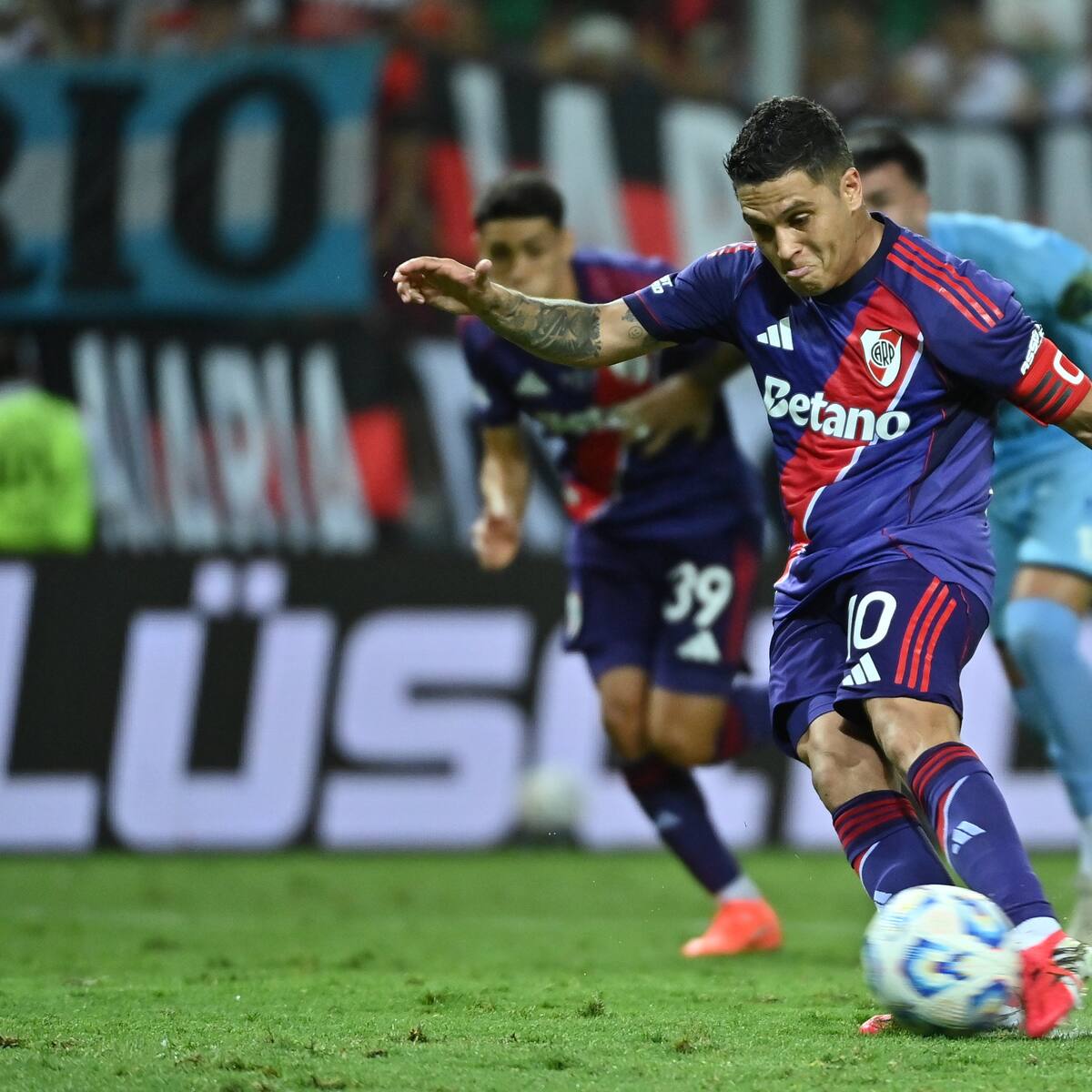 Juanfer Quintero salva del escándalo a River Plate en la Copa Argentina: no se pierda su gol