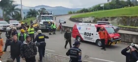 Accidente vía Bogotá - La Vega, Cundinamarca. Foto: Captura de vídeo.