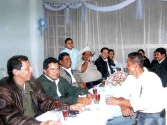 Gina Parody revela fotografía de concejal Julio César Acosta con alias 'Tolima'