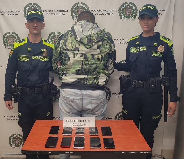 Capturado con celulares robados- foto policía Metropolitana