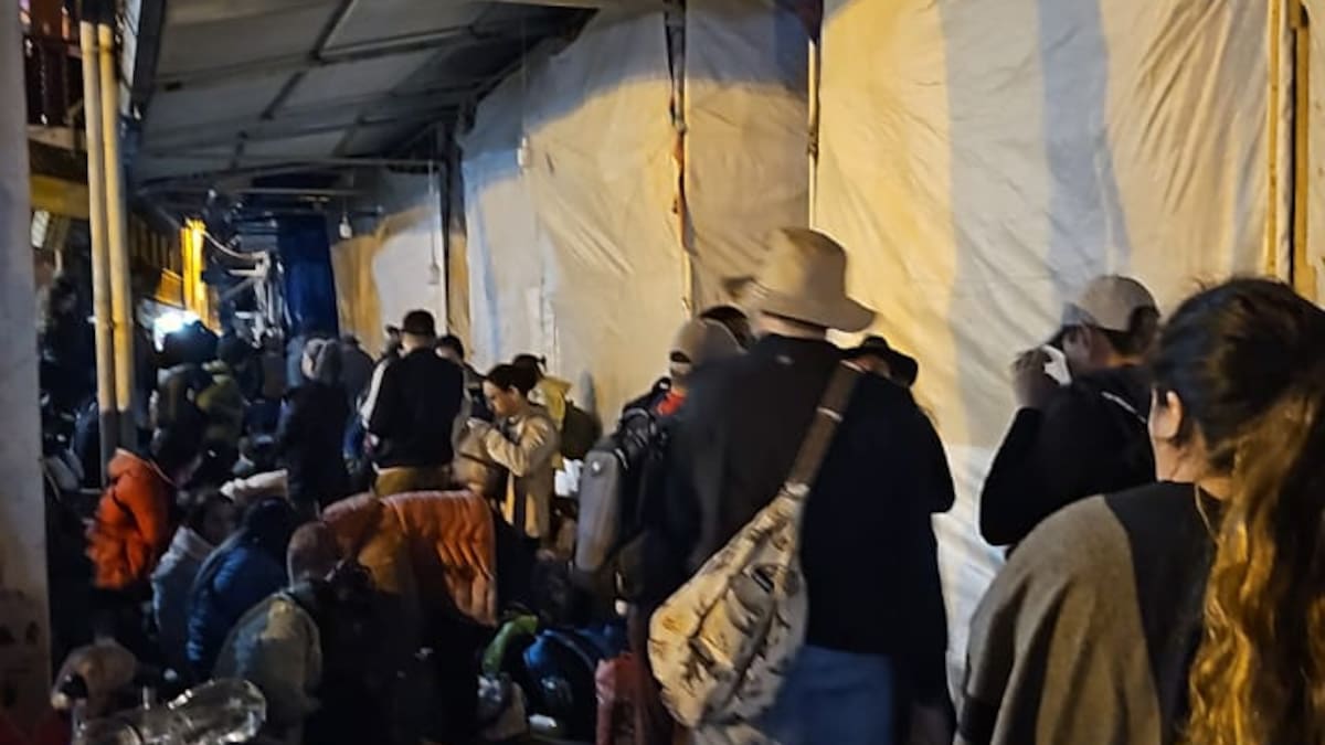 Miles de turistas están atrapados en Machu Picchu tras huelga de operadores de tren