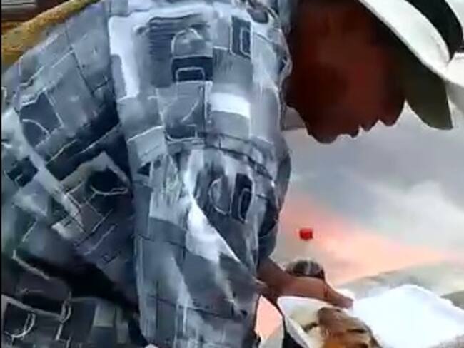 Así les estarían vendiendo las comidas ‘ambulantes’ a turistas que llegan a El Rodadero