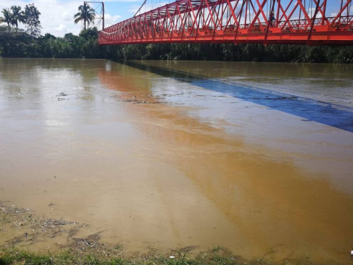 50 damnificados por el desbordamiento del río Cauca en La Virginia