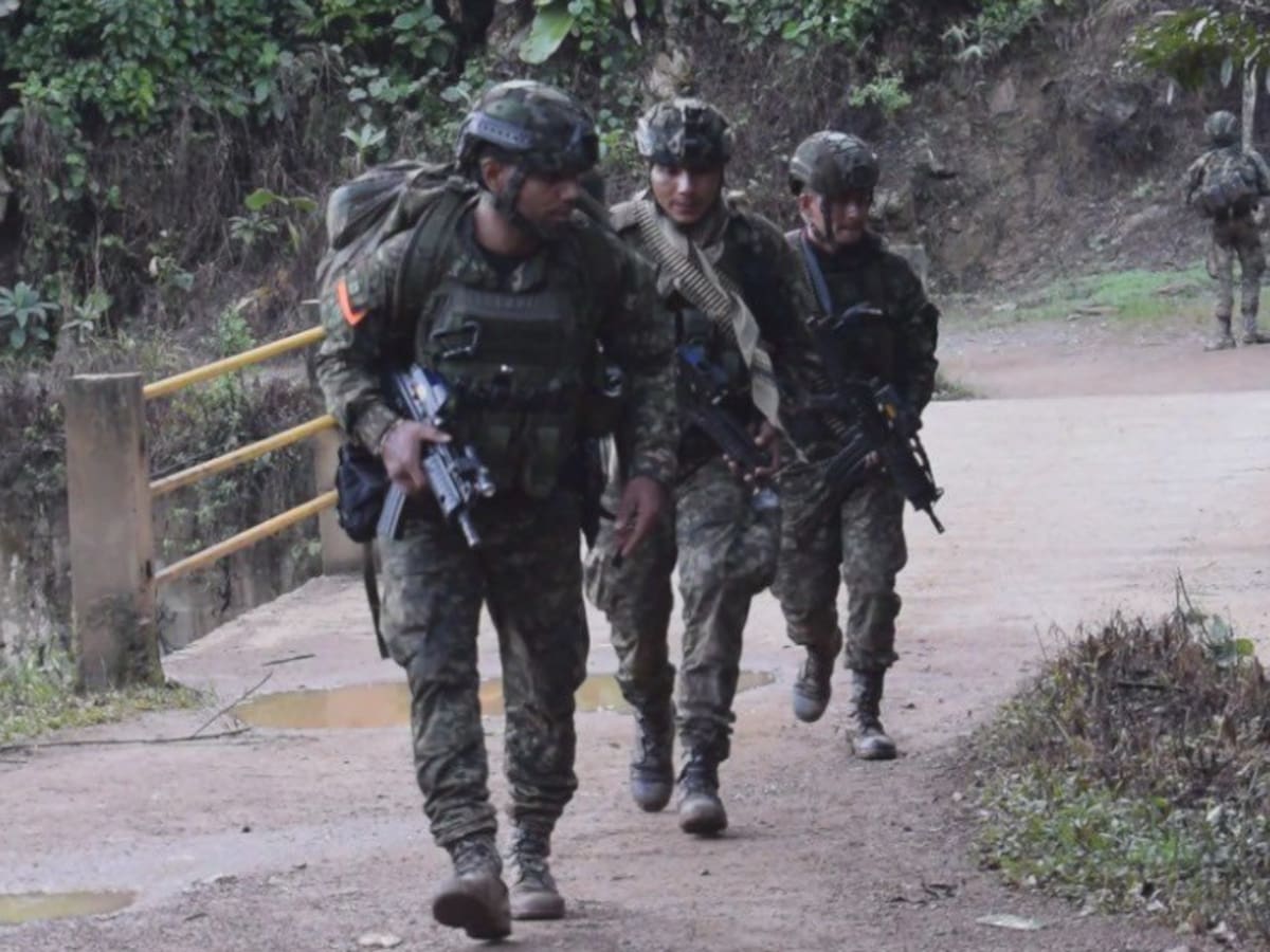 Tres soldados heridos y un señalado disidente muerto dejaron combates en Cauca
