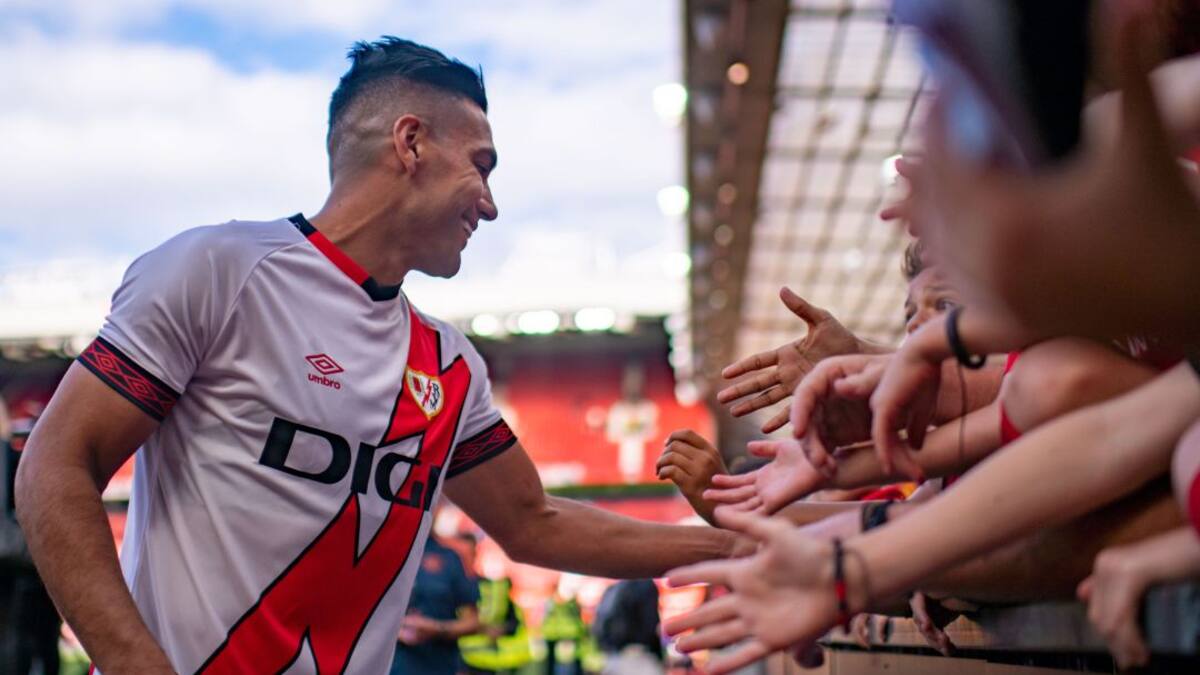 Falcao, feliz por regreso a Old Trafford: "Siento el amor de los fanáticos"