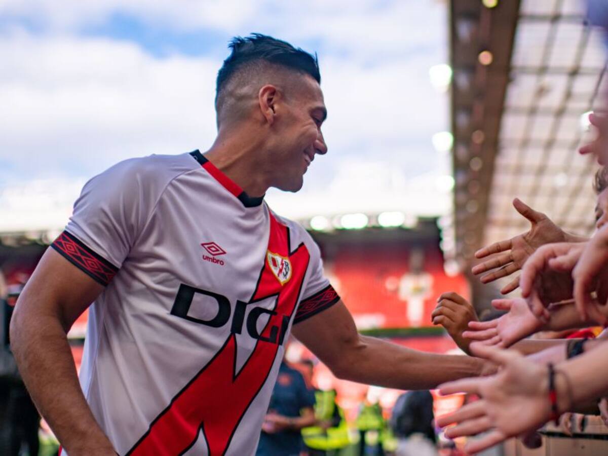 Falcao, feliz por regreso a Old Trafford: "Siento el amor de los fanáticos"