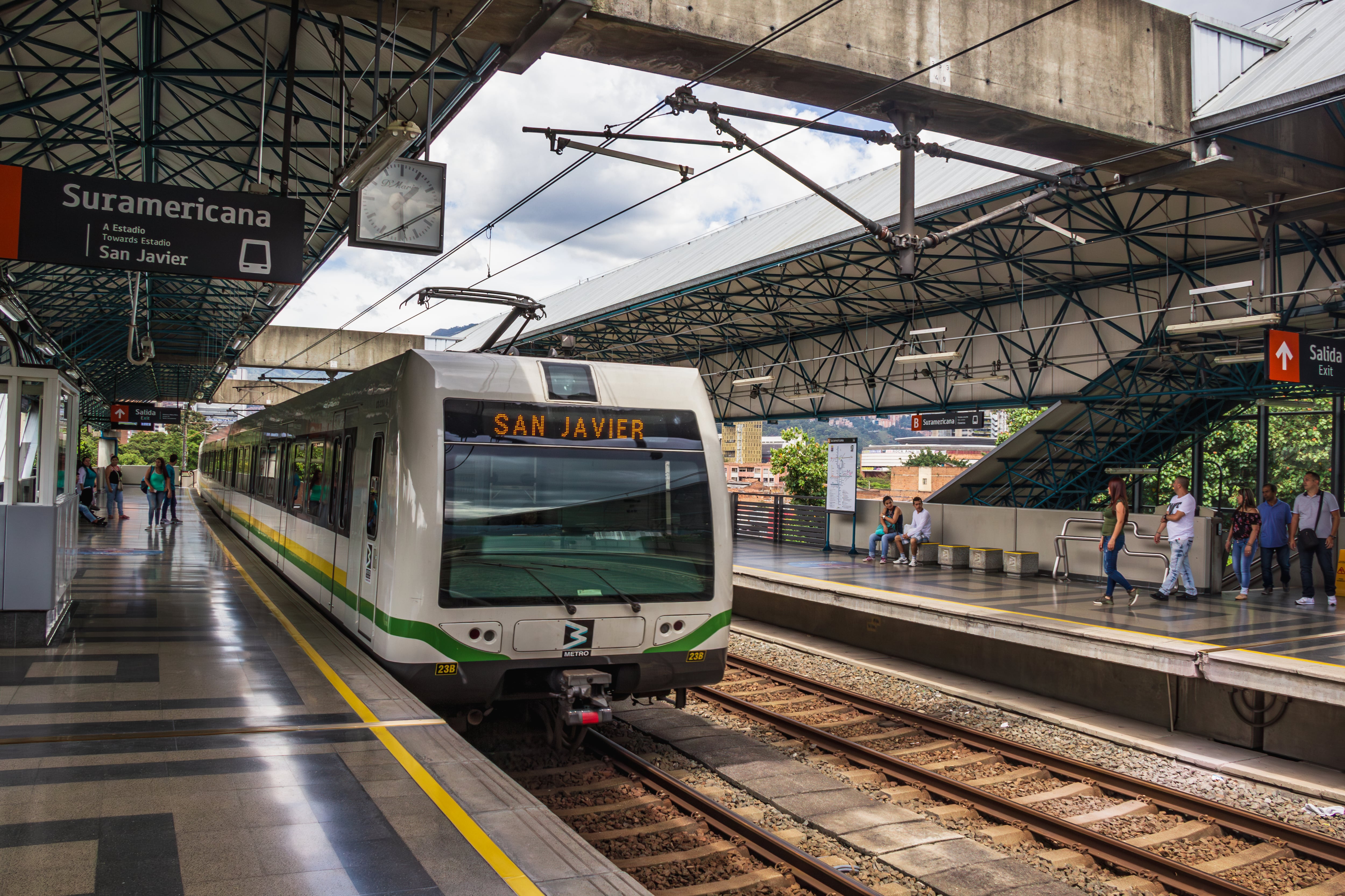 Metro de Medellín extenderá su horario los días 12 y 16 de octubre por el Festival Altavoz 2025