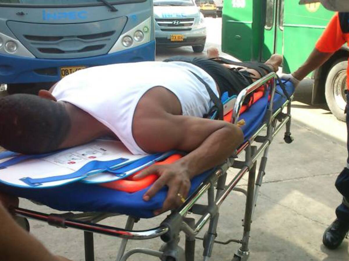 Cinco heridos durante incendio provocado por riña