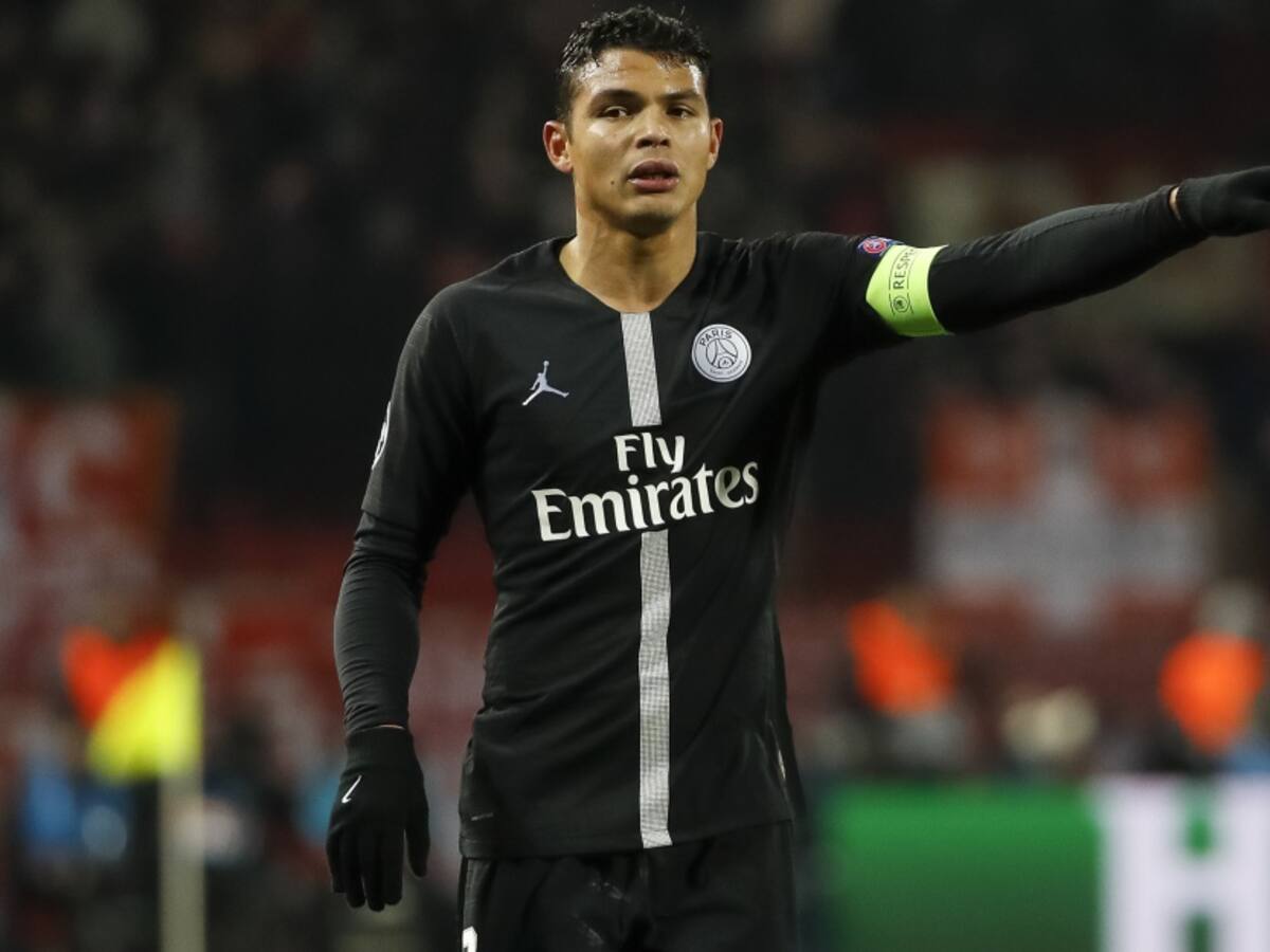 Mientras Thiago Silva jugaba con PSG, robaron un millón de euros de su casa