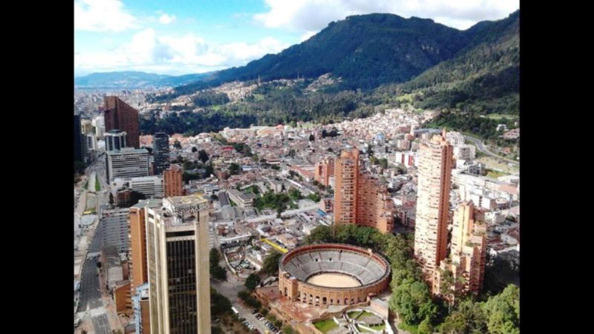 “Ciudad para todos: Bogotá, Colombia. Vista desde la torre Colpatria”, nos explica Nanateva