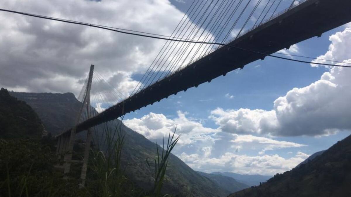 Hay más críticas al puente de Hisgaura