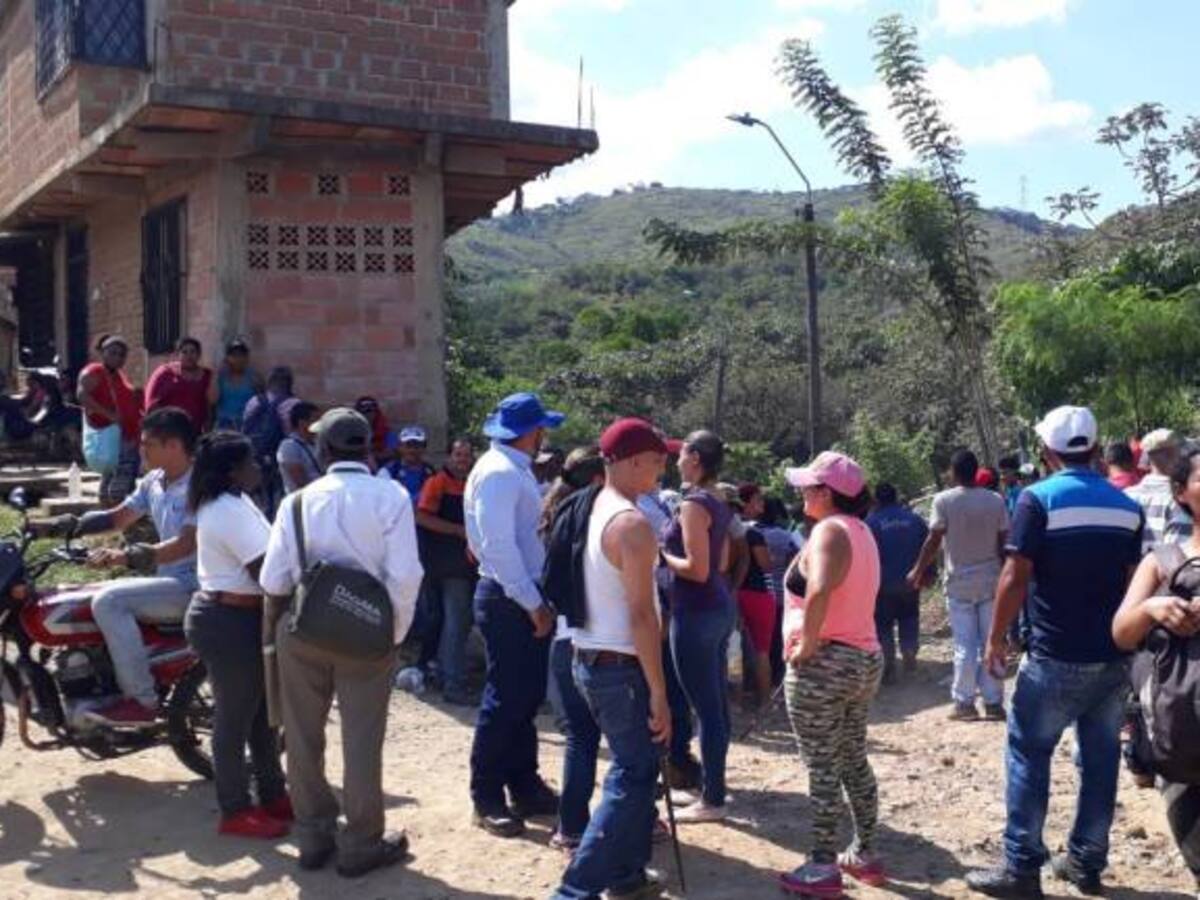 Enfrentamientos por desalojo en el cerro de La Bandera