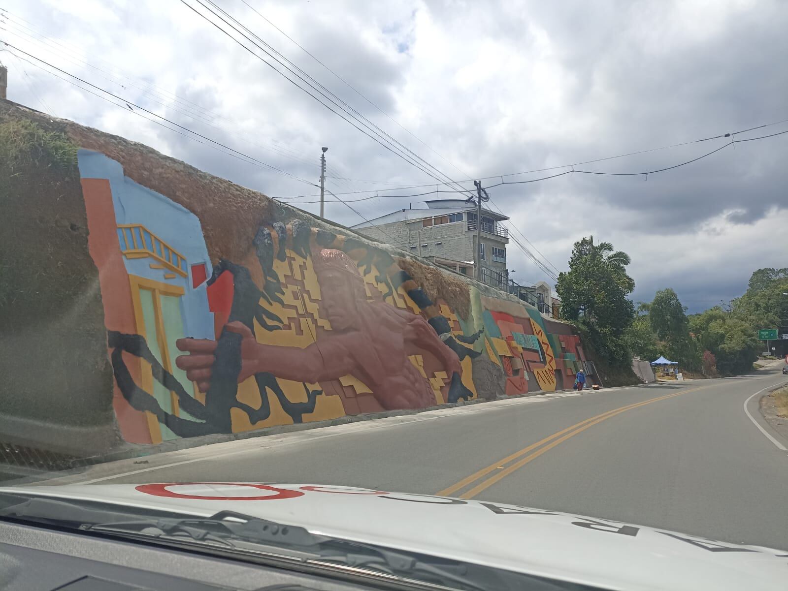 Hermoso mural al ingreso al municipio de Montenegro, Quindío Foto: Adrián Trejos