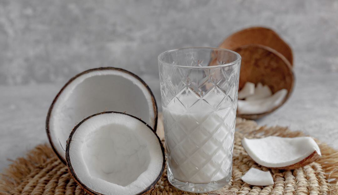 ¿Cómo hacer leche de coco casera?