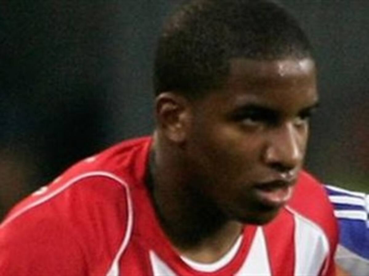 Jefferson Farfán sufrió lesión de rodilla y podría ser baja de Perú en la Copa América