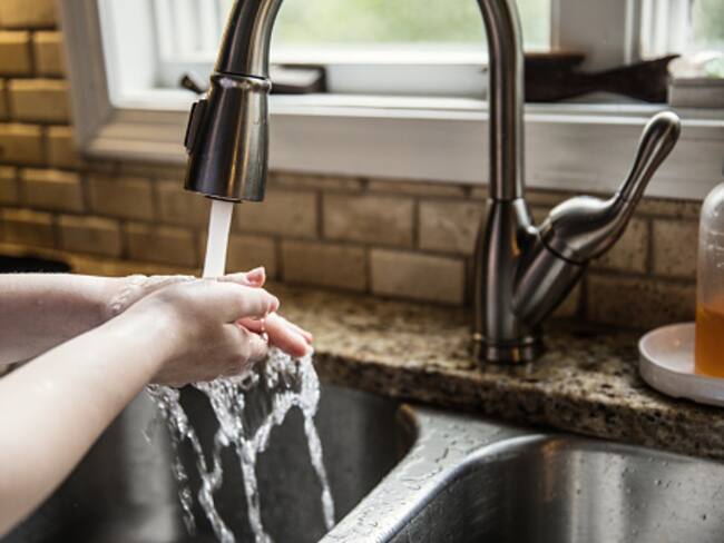 Tome nota de los cortes de agua para hoy 19 de enero en Bogotá. Foto: Getty