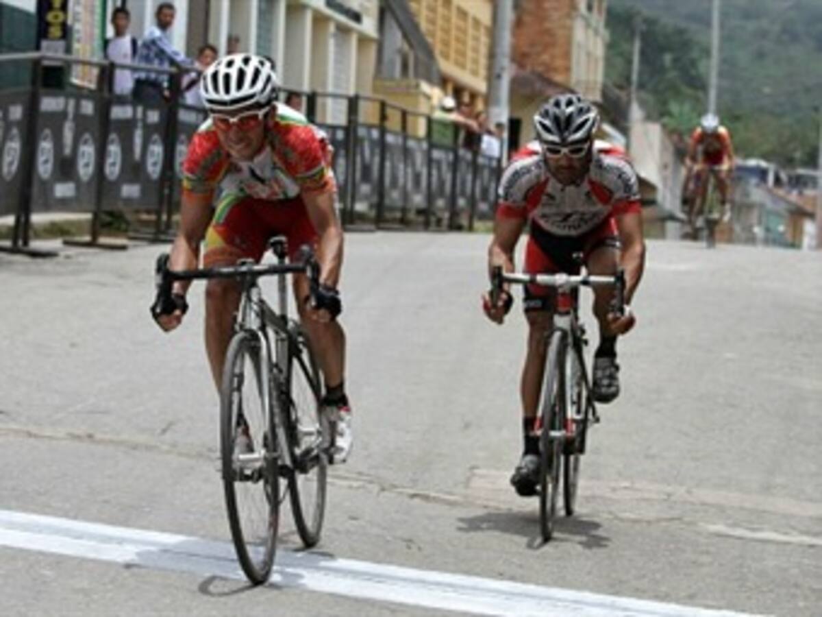 Freddy González se impone en la primera etapa de la Vuelta del Tolima